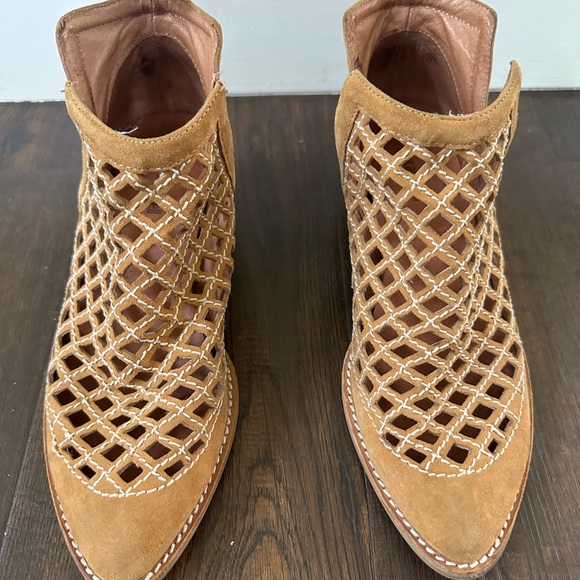 Jeffrey Campbell Taggart Open Weave Booties~ Size 7 - Picture 2 of 9